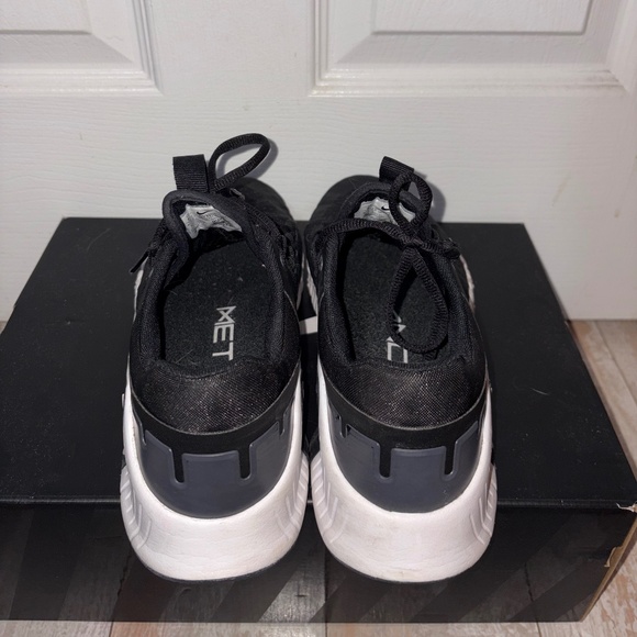 NIKE METCON SNEAKERS - Picture 2 of 3